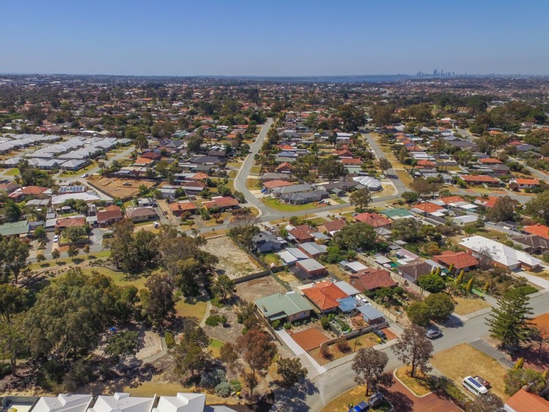 17A Theseus Way, Coolbellup WA 6163