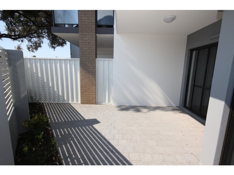 4/14 Davilak Avenue, Hamilton Hill WA 6163