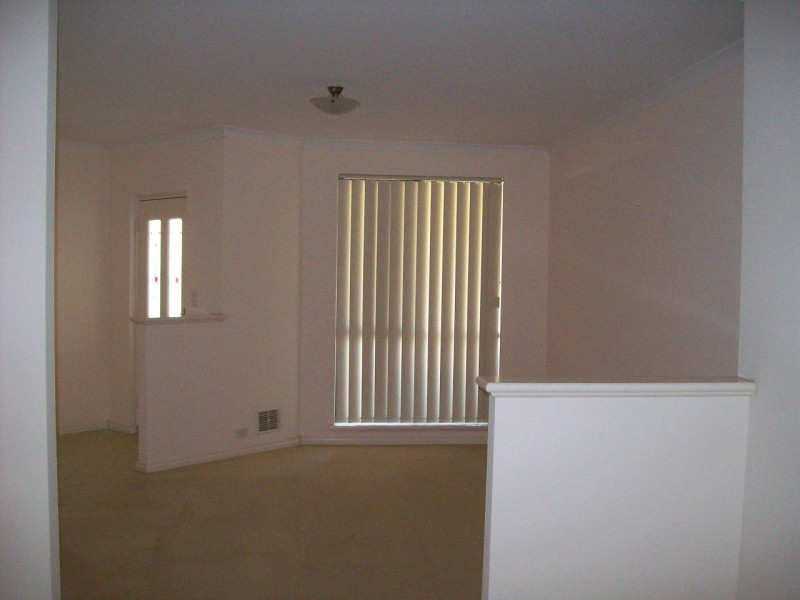 34 The Lakes Boulevard, Jandakot WA 6164