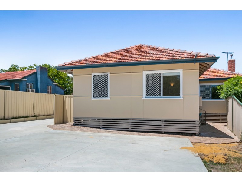 7 Holmes Place, Hilton WA 6163