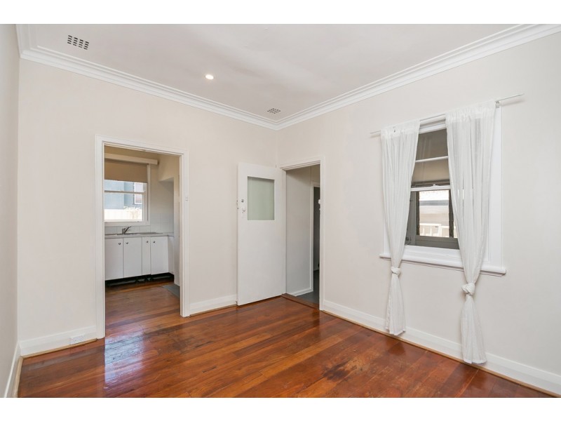 7 Holmes Place, Hilton WA 6163