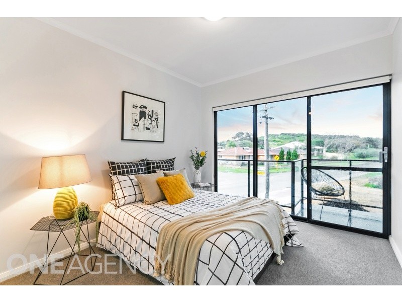 14 Davilak Ave, Hamilton Hill WA 6163