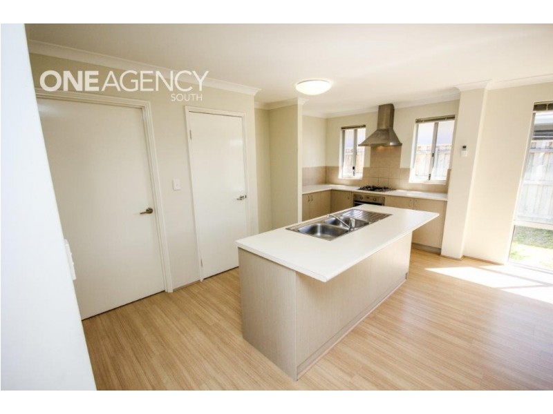 14 Venulosa Avenue, Halls Head WA 6210