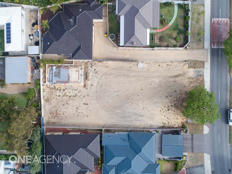 48 Redwood Crescent, Melville WA 6156