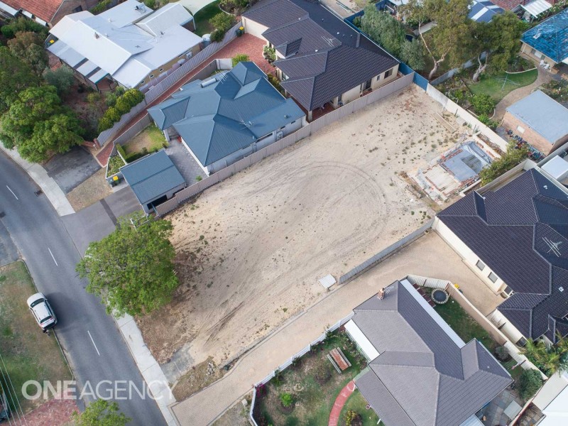 48 Redwood Crescent, Melville WA 6156