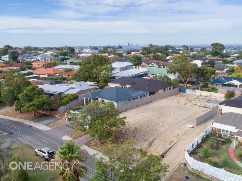 48 Redwood Crescent, Melville WA 6156