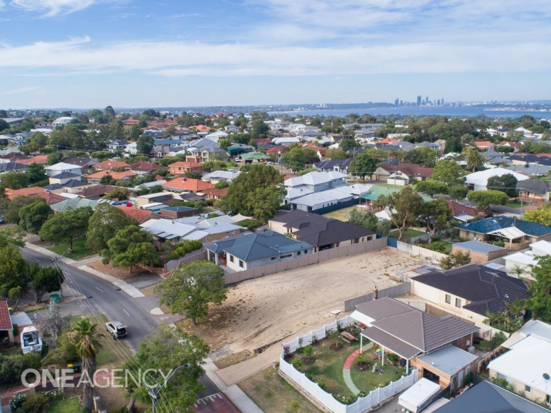 48 Redwood Crescent, Melville WA 6156