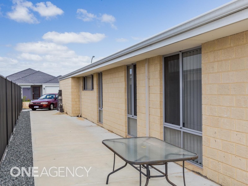 14 Dempsey Road, Piara Waters WA 6112