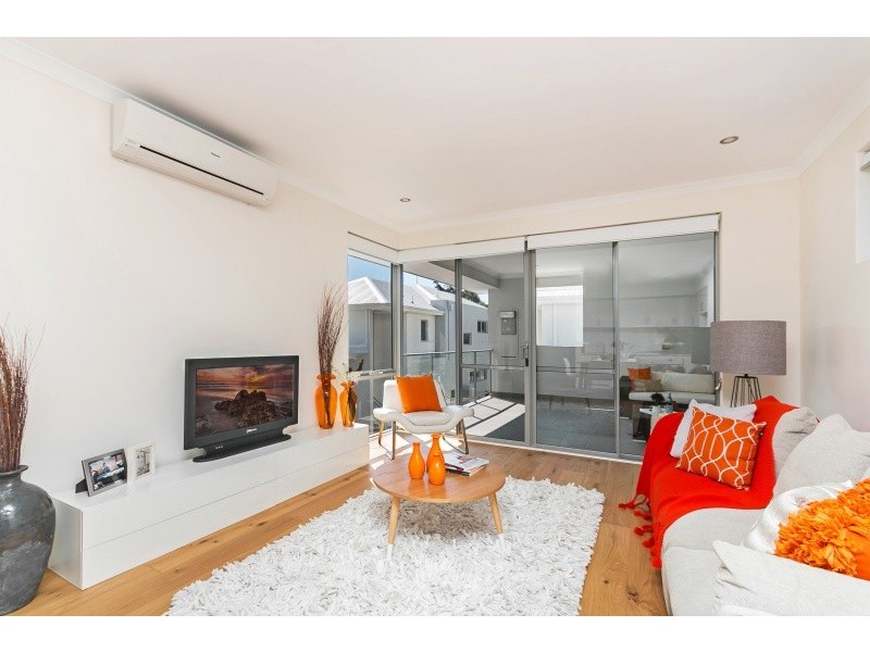 15 Emilia Street, Coolbellup WA 6163