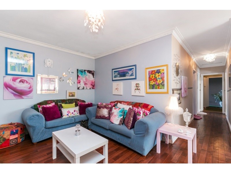 122 Kitchener Road, Alfred Cove WA 6154