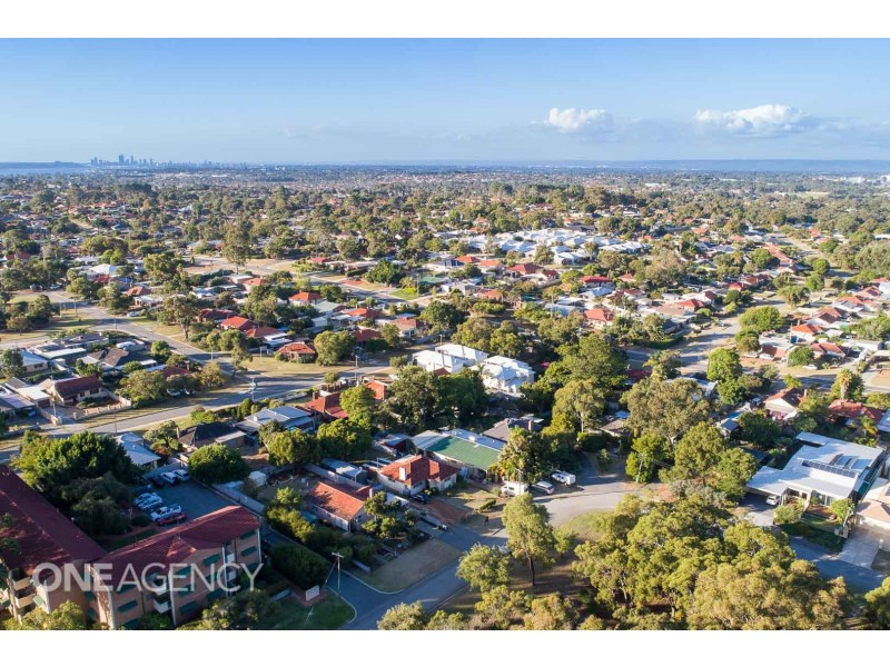 8 Dorcas Way, Coolbellup WA 6163
