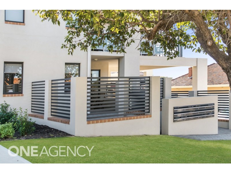 7 Birdwood Road, Melville WA 6156