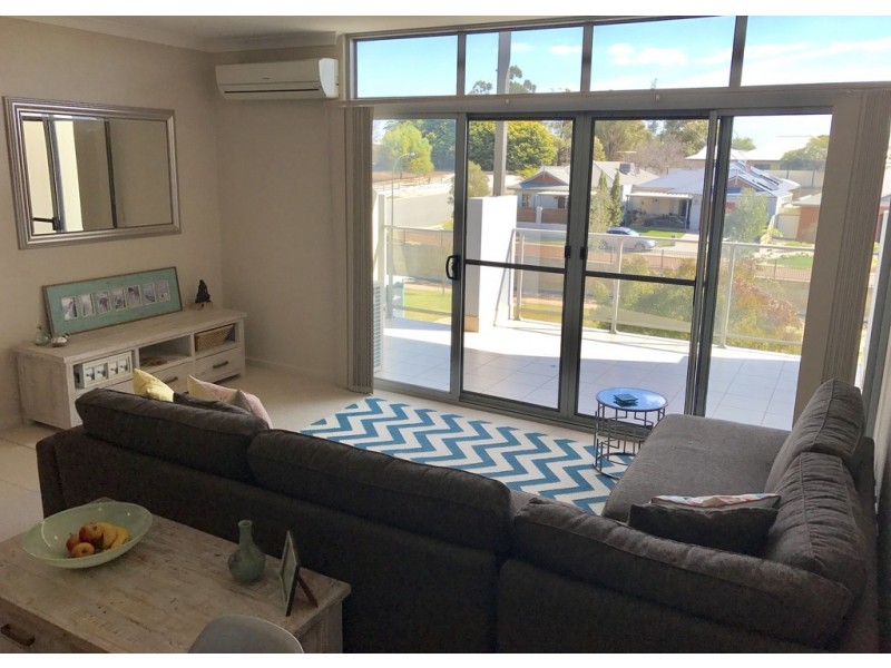 17/105 Wentworth Parade, Success WA 6164