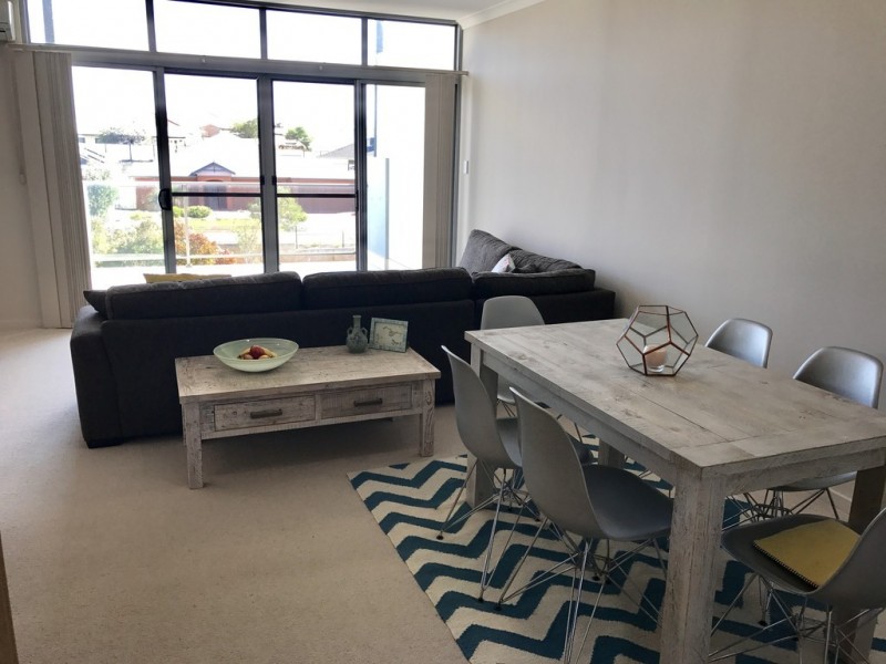 17/105 Wentworth Parade, Success WA 6164