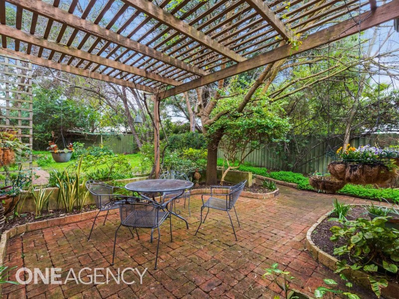 27 Sellenger Avenue, Samson WA 6163