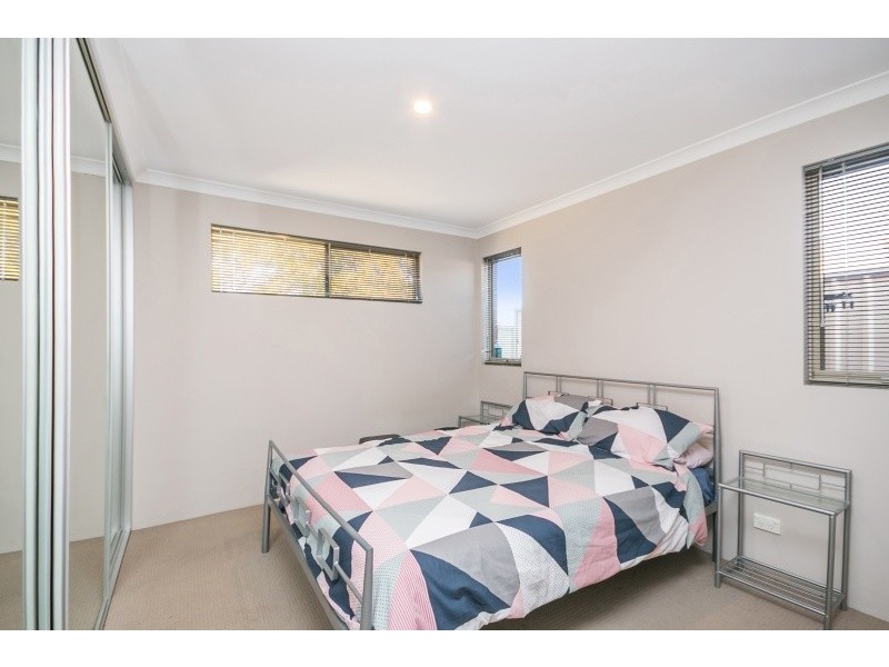 4 Magnet Close, Munster WA 6166