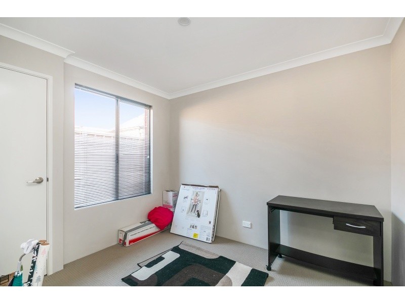 4 Magnet Close, Munster WA 6166