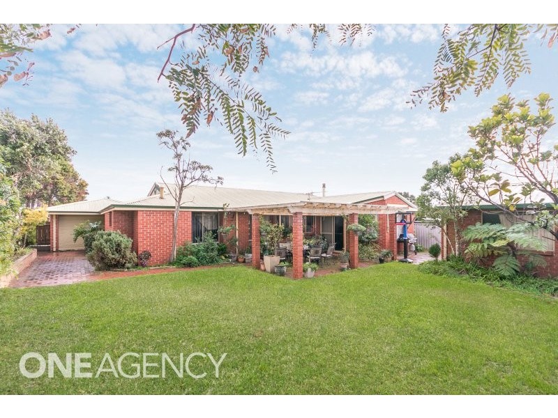 25 Heatherlea Parkway, Leeming WA 6149