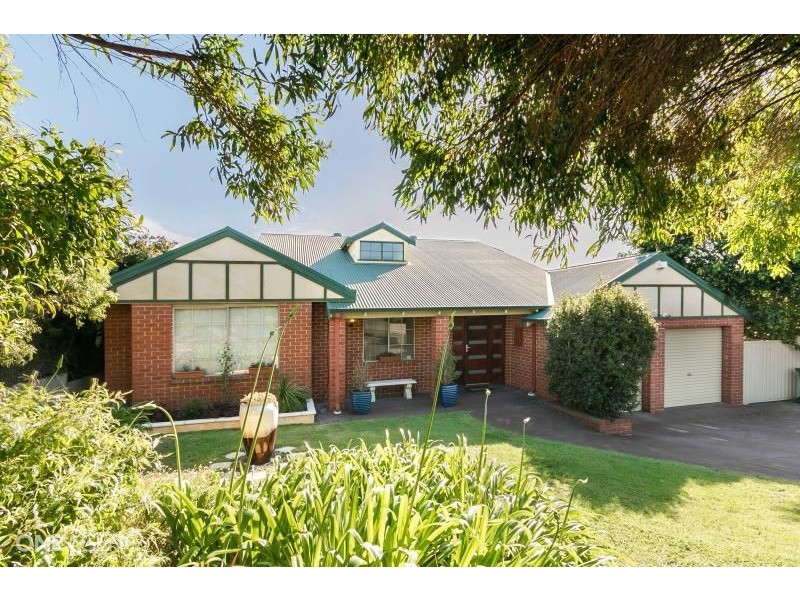 2 Bovell Gardens, Leeming WA 6149