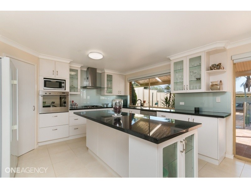 2 Bovell Gardens, Leeming WA 6149
