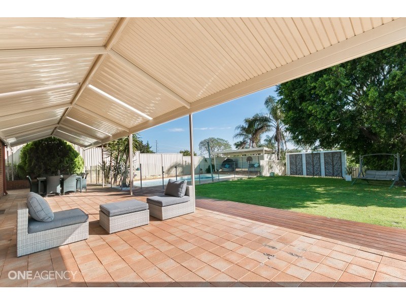 2 Bovell Gardens, Leeming WA 6149