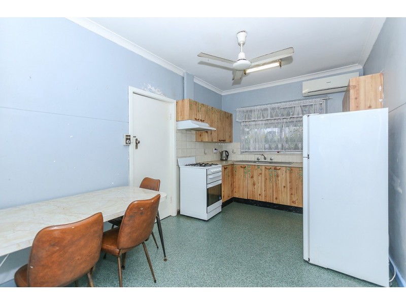 18 Williams Road, Coolbellup WA 6163