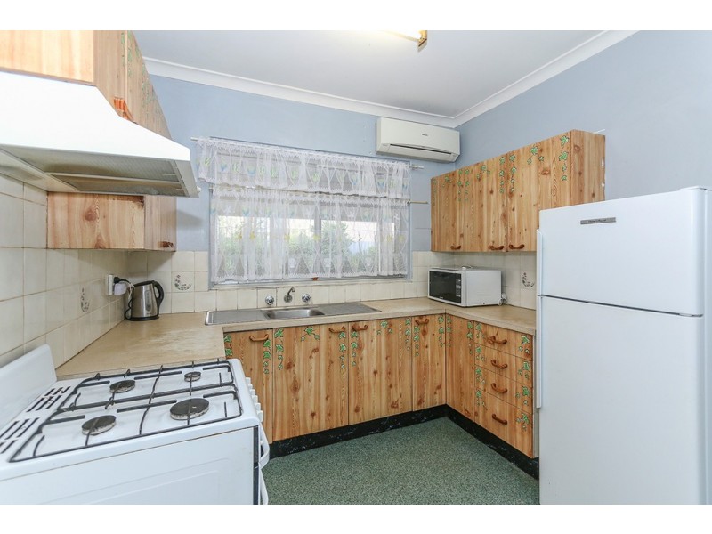 18 Williams Road, Coolbellup WA 6163