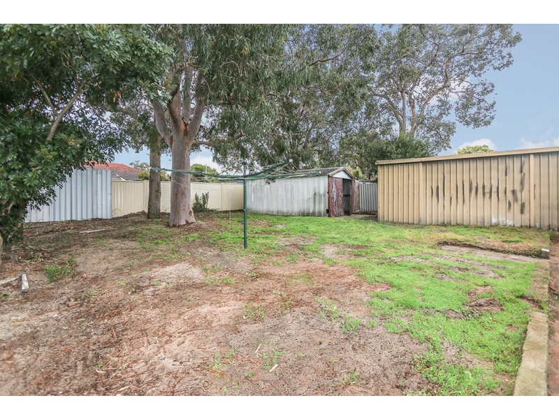 18 Williams Road, Coolbellup WA 6163