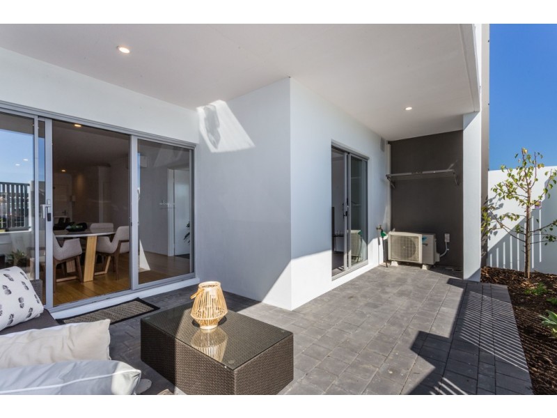 180 Bartram Road, Atwell WA 6164