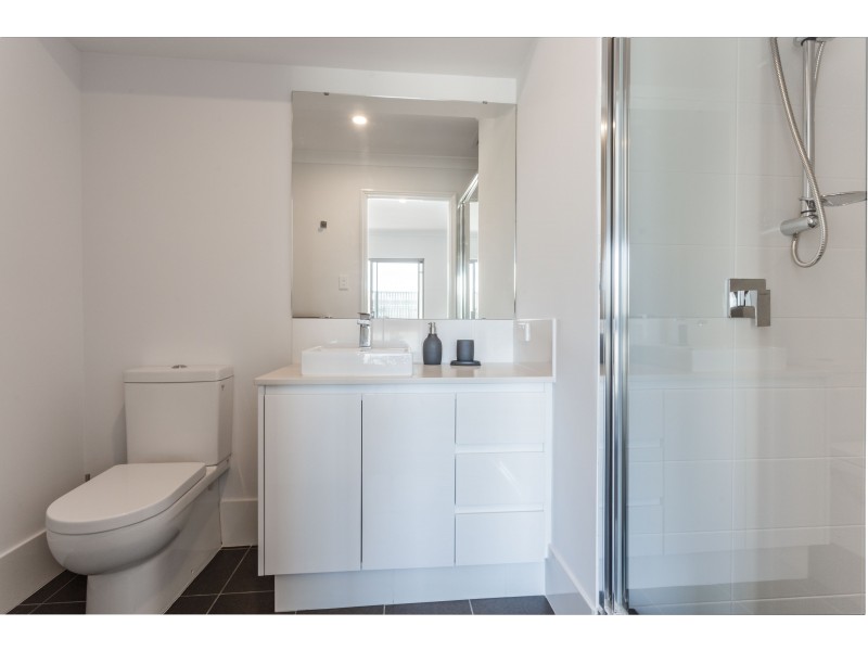 180 Bartram Road, Atwell WA 6164