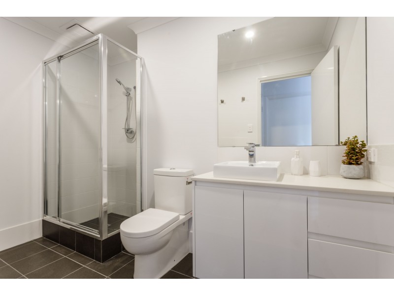 180 Bartram Road, Atwell WA 6164