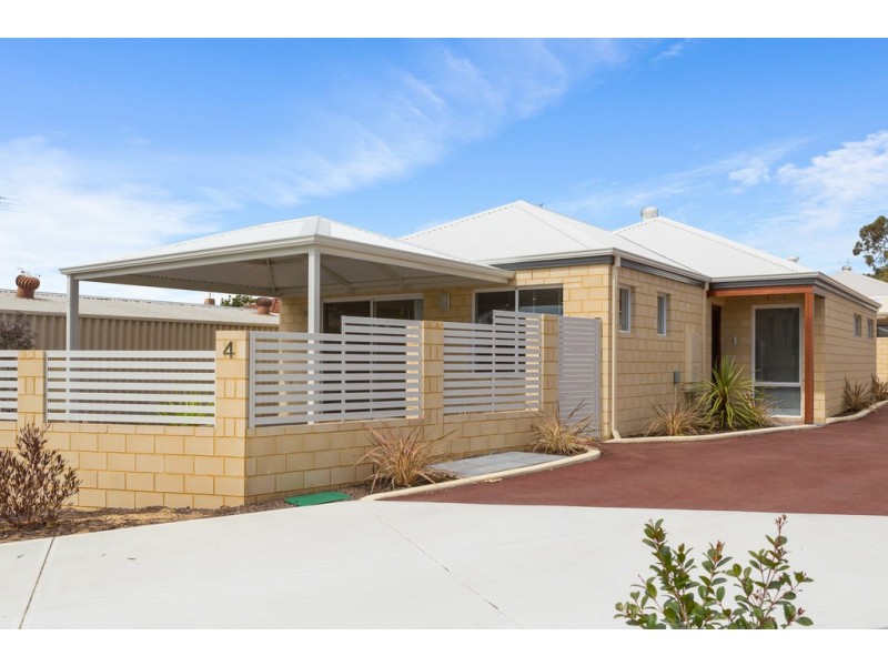 2/4 Sawle Road, Hamilton Hill WA 6163