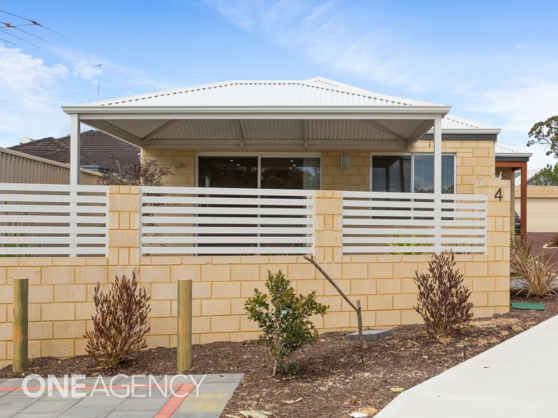 2/4 Sawle Road, Hamilton Hill WA 6163