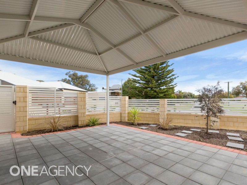2/4 Sawle Road, Hamilton Hill WA 6163