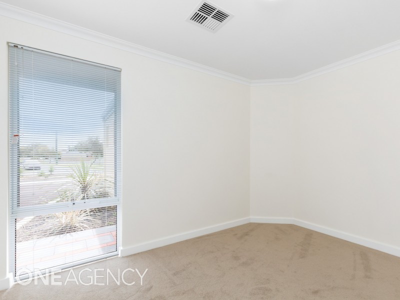 2/4 Sawle Road, Hamilton Hill WA 6163