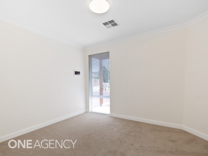 2/4 Sawle Road, Hamilton Hill WA 6163
