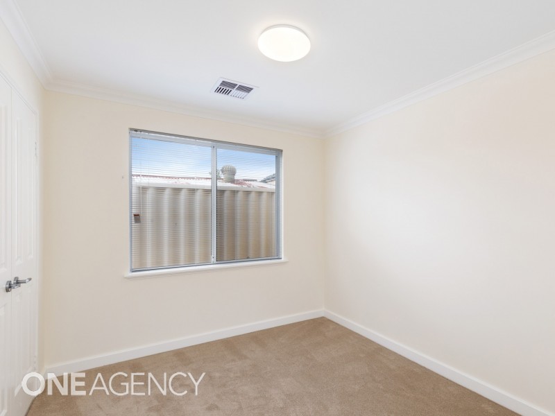 2/4 Sawle Road, Hamilton Hill WA 6163
