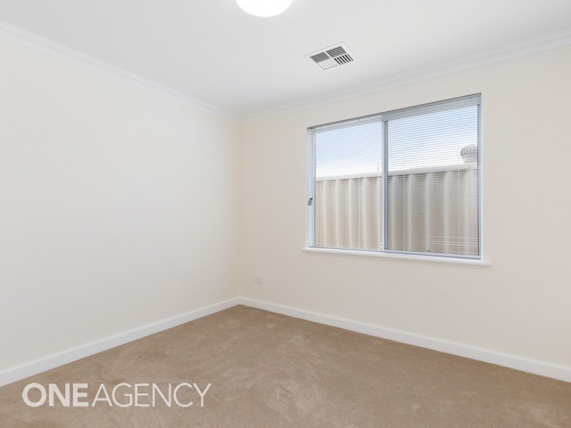 2/4 Sawle Road, Hamilton Hill WA 6163