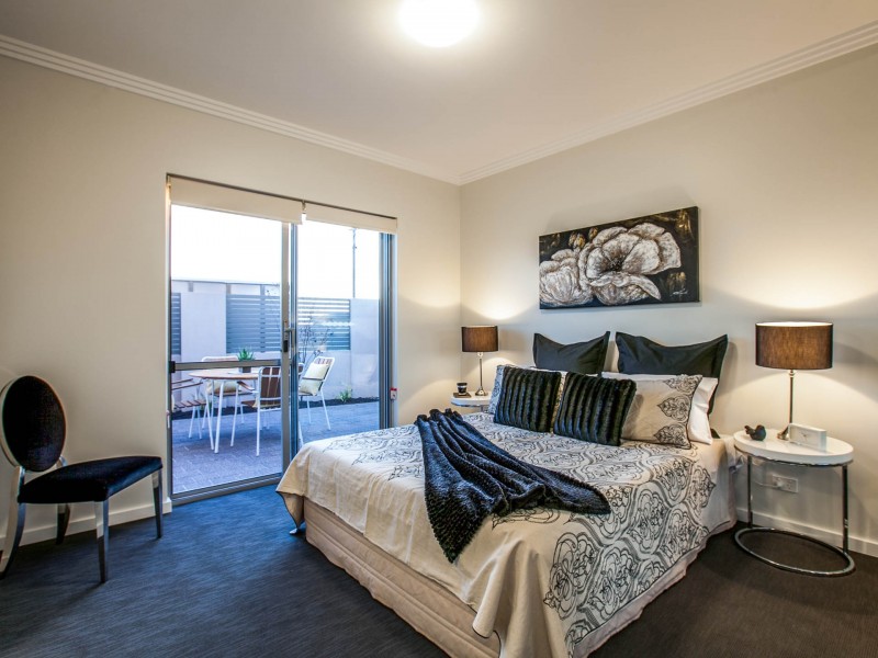 2/122 Rockingham Road, Hamilton Hill WA 6163