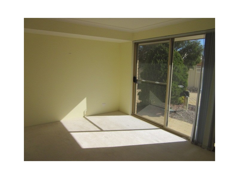 10B Cadiz Place, Coogee WA 6166