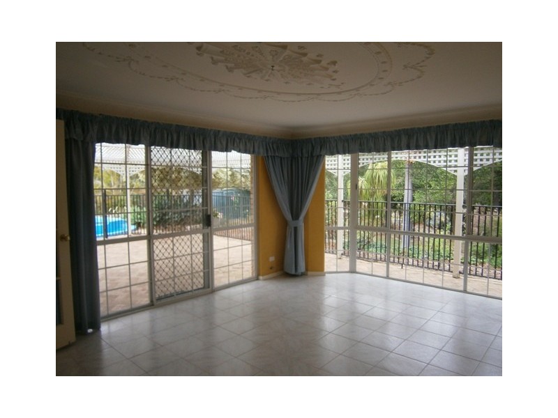 138 Mayor Road, Munster WA 6166