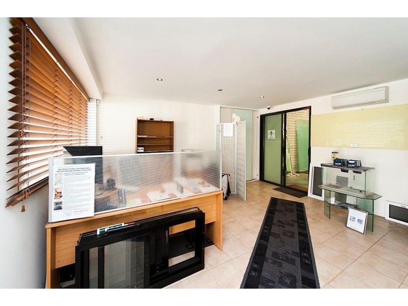 4/8 Poletti Road, Cockburn Central WA 6164