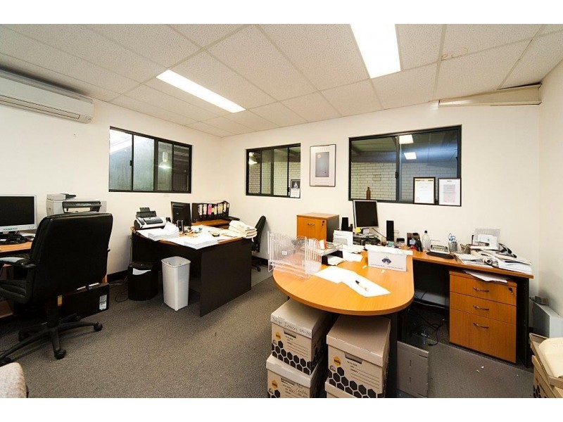 4/8 Poletti Road, Cockburn Central WA 6164