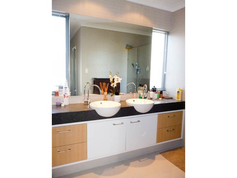 10 Bernier Rise, North Coogee WA 6163