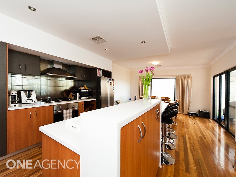 6 Nawa Rise, Coogee WA 6166