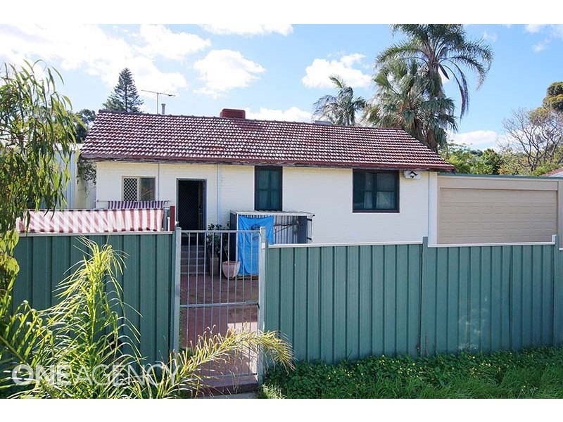 2 Halstead Street, Hamilton Hill WA 6163
