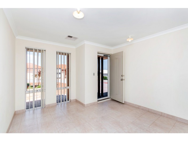 11 Magnet Close, Munster WA 6166