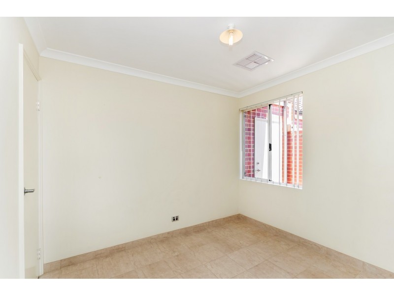 11 Magnet Close, Munster WA 6166