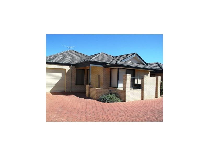 4/18 Riverina Parade, Munster WA 6166