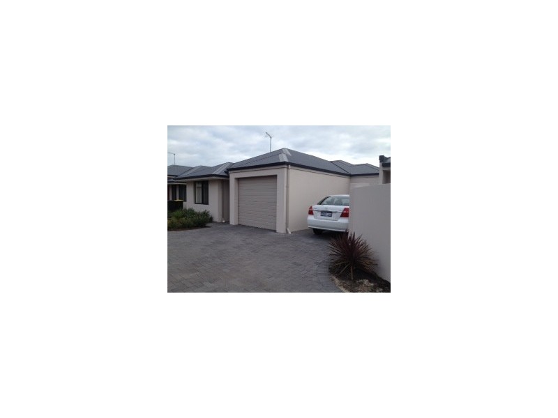 2/27 Riverina Parade, Munster WA 6166